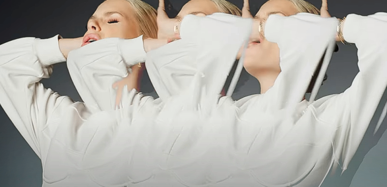 Davina Michelle bouwt vrolijk verder