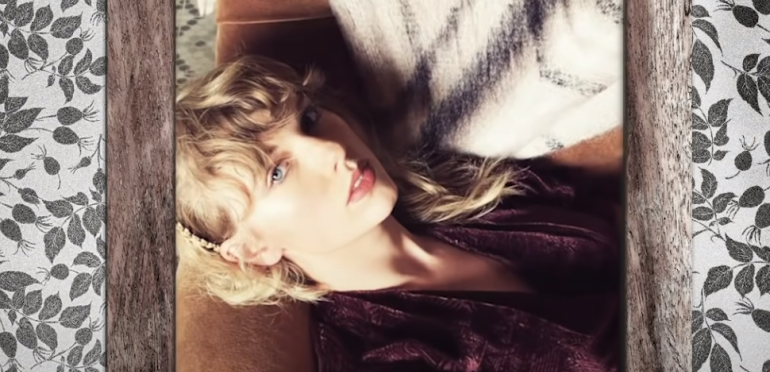 Taylor Swift evenaart Whitney Houston