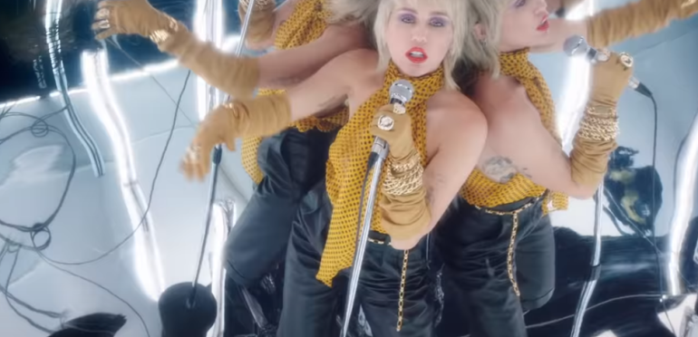 Miley Cyrus hint op Blondie-cover