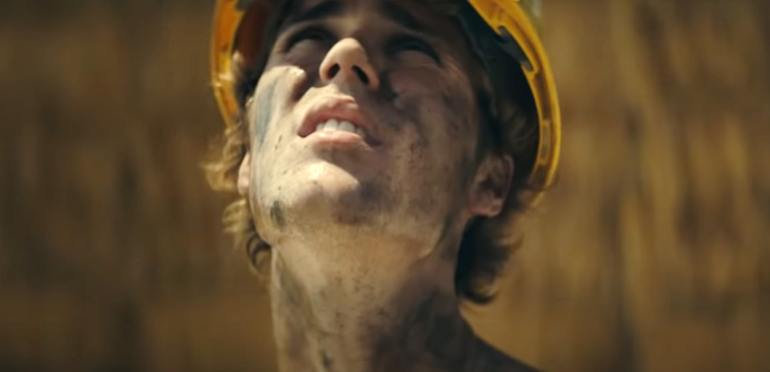 New Releases: Justin Bieber gaat de diepte in