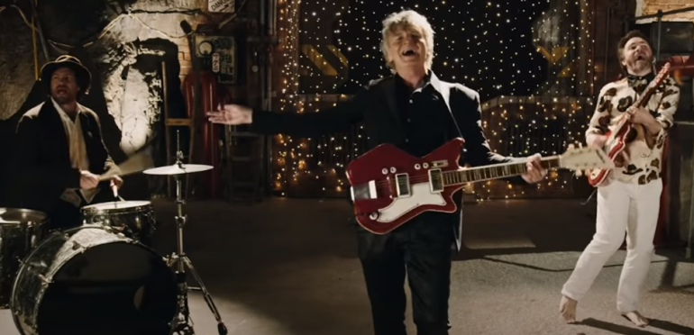 Crowded House stelt tournee uit