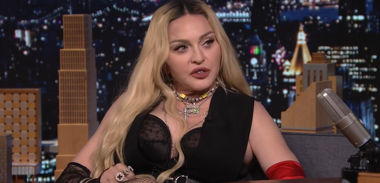 Madonna pleit voor discussie over vaccinaties