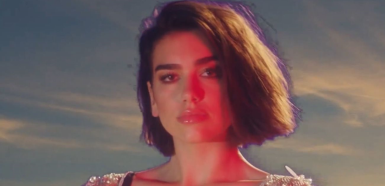 Dua Lipa bijna in de top 10 van meest succesvolle acts ooit