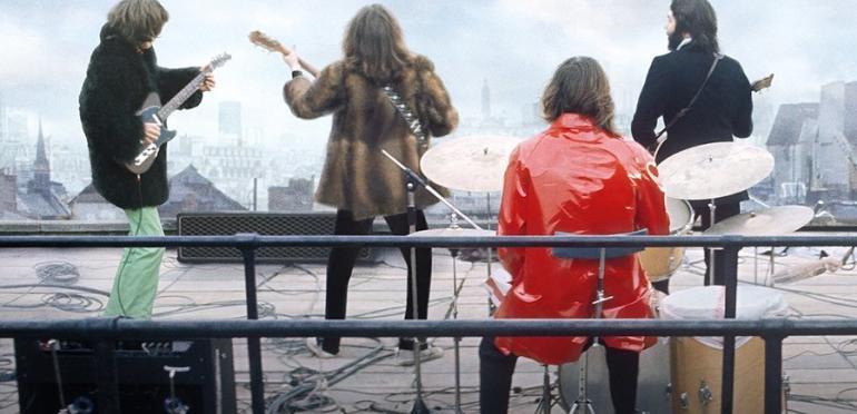 Vandaag: The Beatles spelen op het dak