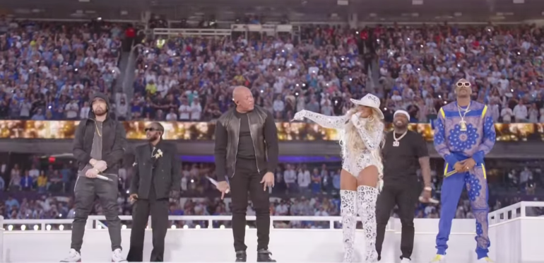 Dr. Dre zet spetterende Super Bowl halftime show neer