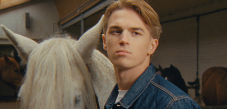 Antoon scoort eerste nummer 1 in Streaming Top 40