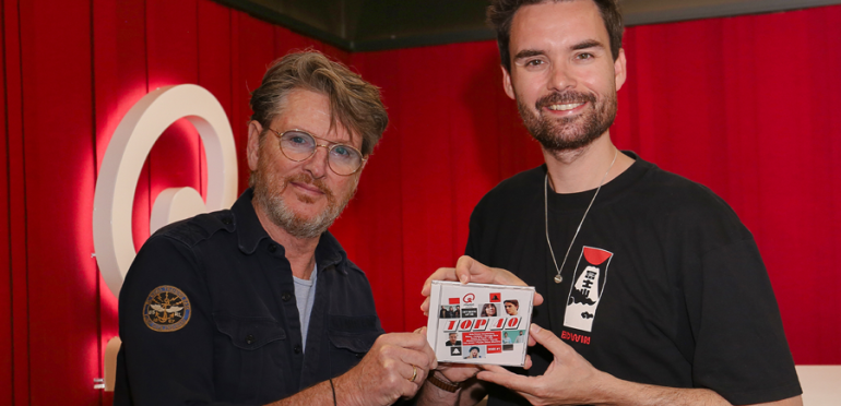 Domien ontvangt eerste deel van nieuwe Top 40-cd-reeks