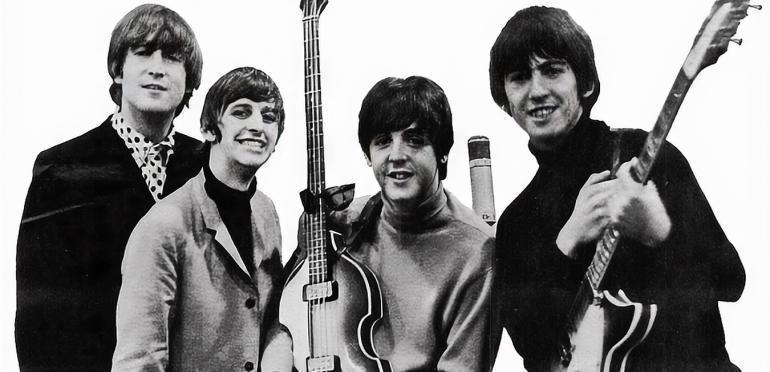 De Top 4 draait the Beatles