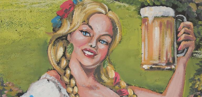 De Top 4 drinkt een biertje