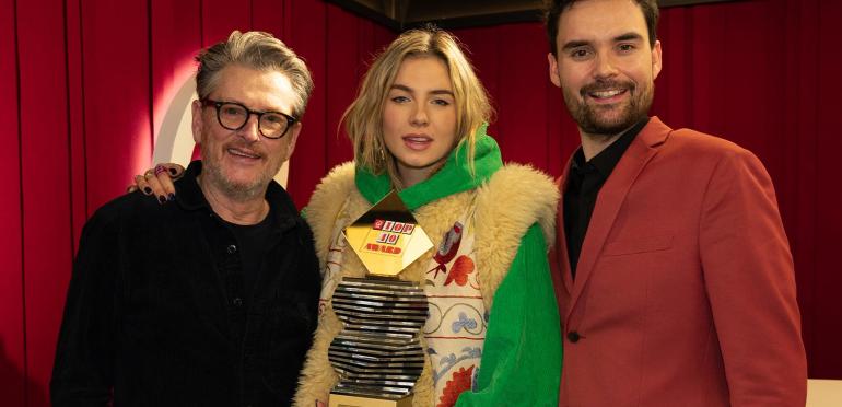 Maan krijgt Top 40 Icon Award