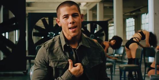 Nick Jonas kijkt terug met spijt naar Jonas Brothers