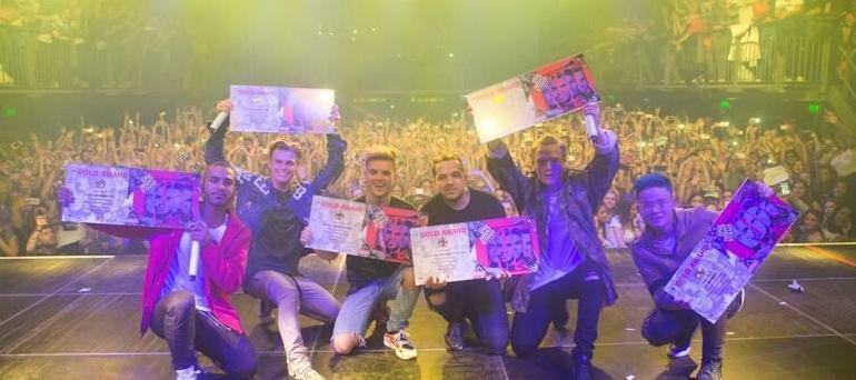 One Night Stand van B-Brave is goud