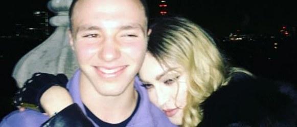 Rocco heeft het weer leuk met Madonna