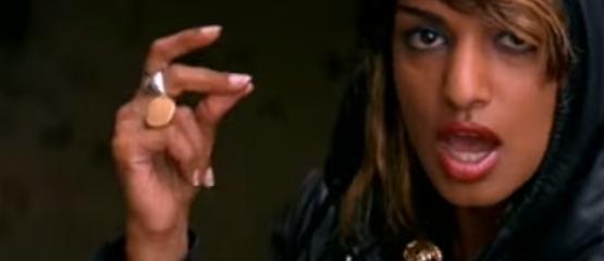 M.I.A. mag de V.S. weer in