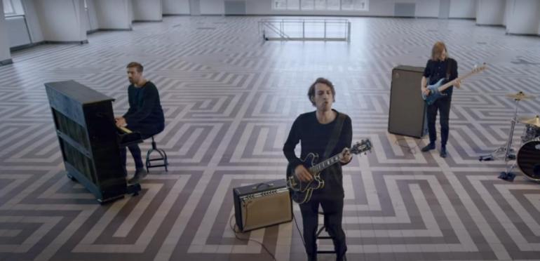 Sorry van Kensington hoogste binnenkomer in de Top 40