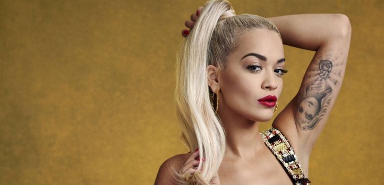 Rita Ora heeft spijt van `plascup`