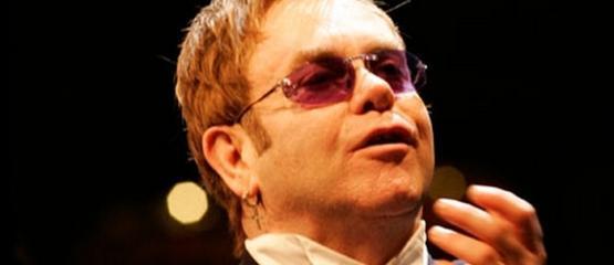 Elton John geveld door infectie
