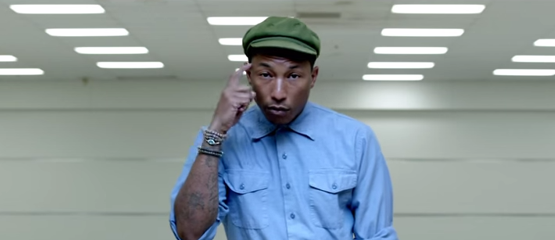 Pharrell promoot Chanel-tas