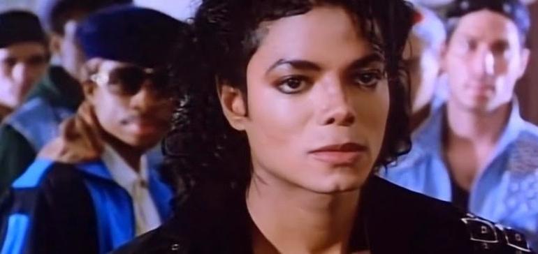 Aap Michael Jackson verkoopt schilderijen