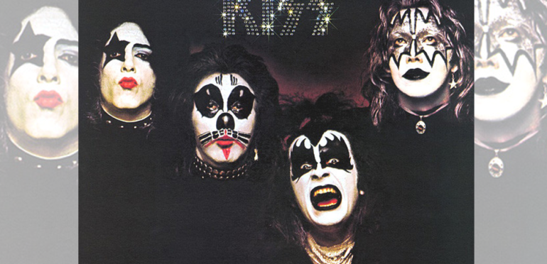 Vandaag: Kiss releaset debuutalbum