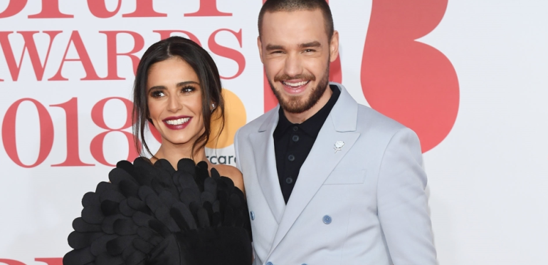 Cheryl beschermt zoon Bear