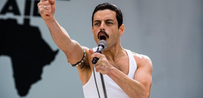Rami Malek in de rol van Freddie Mercury
