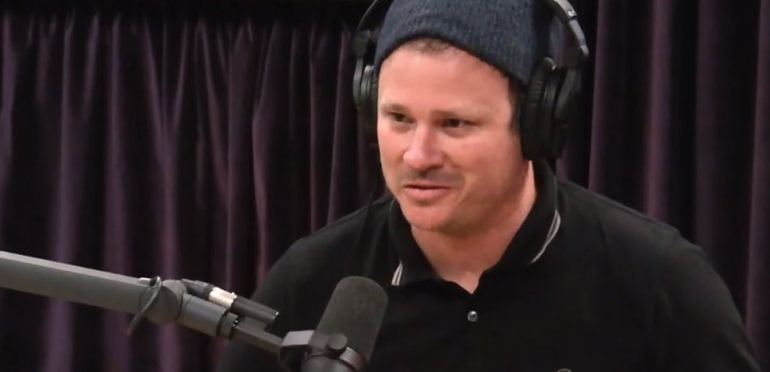 Tom DeLonge verkoopt rechten