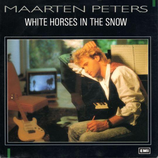 Coverafbeelding White Horses In The Snow - Maarten Peters