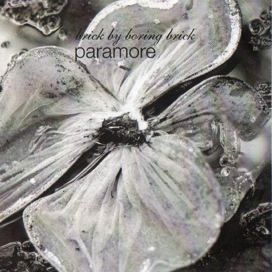 Coverafbeelding Paramore - Brick by boring brick