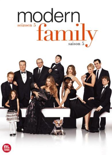 Coverafbeelding ed o'neill, sofía vergara e.a. - modern family - seizoen 5