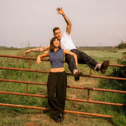 Coverafbeelding Nog Even Blijven - Douwe Bob & Meau