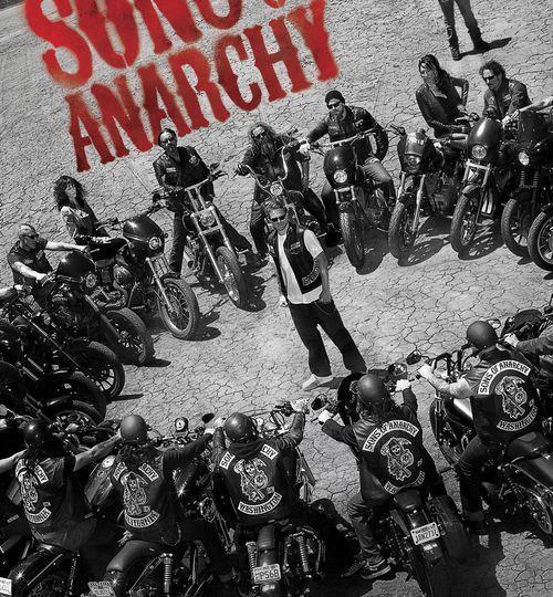 Coverafbeelding charlie hunnam, katey sagal e.a. - sons of anarchy – seizoen 5