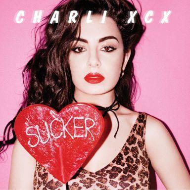 Coverafbeelding Charli XCX - Famous